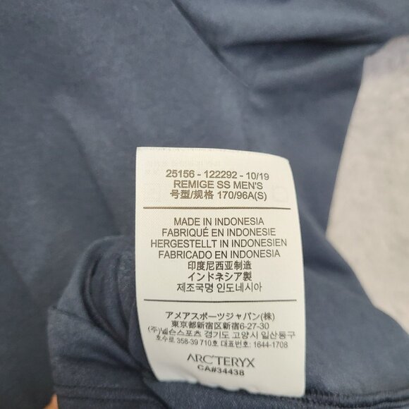 Arc'teryx Remige Shirt Men’s Small Blue Short Sleeve Performance V-Neck Casual - Picture 9 of 9